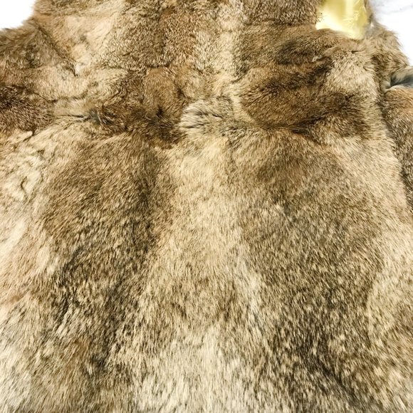 Fur Vest With Floral Embroidered Lining - Picture 4 of 4